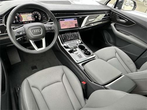 2025 Audi Q7 55 Premium Plus