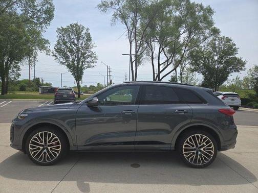 Daytona Gray 2025 Audi SQ5 3.0T Prestige