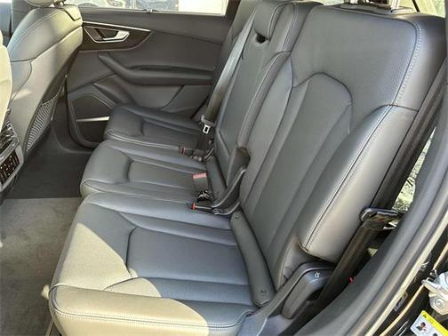 2025 Audi Q7 55 Prestige