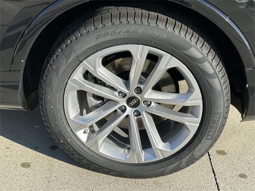 2025 Audi Q7 55 Prestige