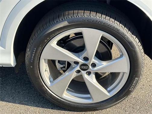 2025 Audi Q5 Premium Plus