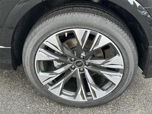 2026 Audi Q8 55 Premium Plus