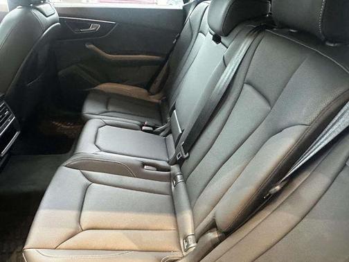 Mythos Black Metallic 2026 Audi Q8 55 Premium Plus