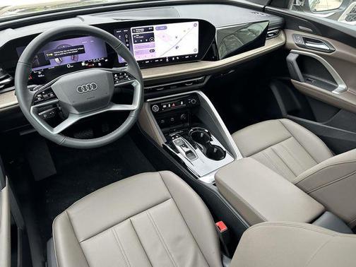 Mythos Black Metallic 2026 Audi Q5 Premium Plus TFSI quattro S tronic