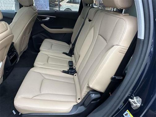 2026 Audi Q7 45 Premium Plus