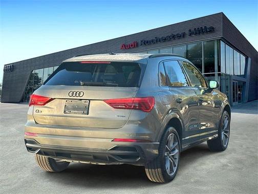 2025 Audi Q3 Premium 45 TFSI S line quattro Tiptronic