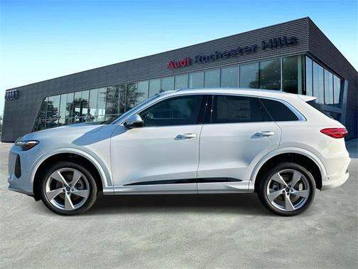 2025 Audi Q5 Premium Plus