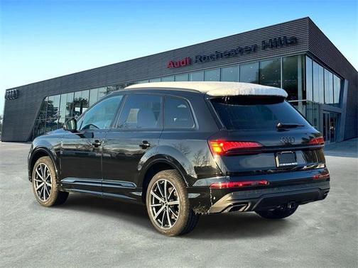 2025 Audi Q7 45 Premium Plus