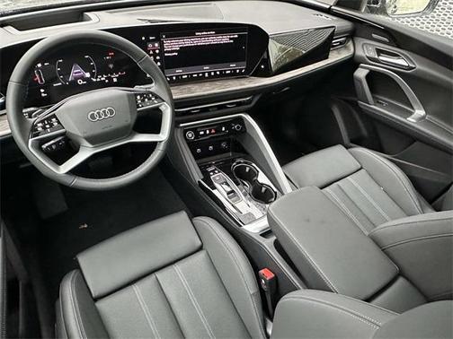 2025 Audi Q5 Premium Plus TFSI quattro S tronic