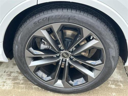 2026 Audi Q7 55 Premium Plus