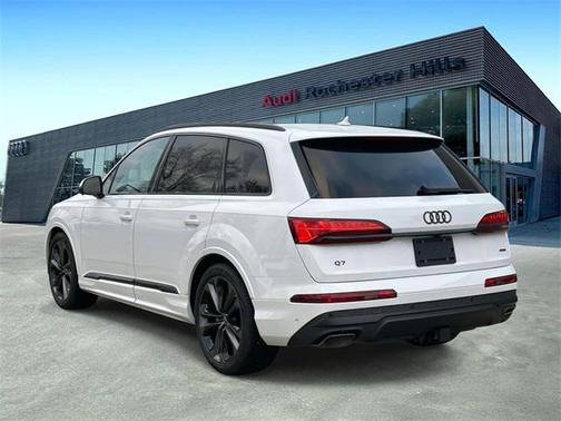 2026 Audi Q7 55 Premium Plus