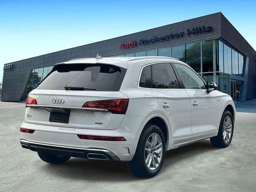 Ibis White 2023 Audi Q5 45 S line Premium
