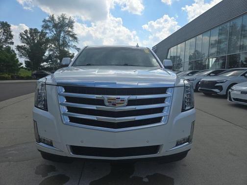 2019 Cadillac Escalade Luxury