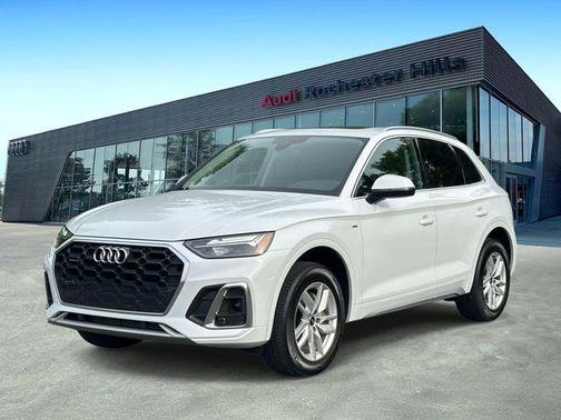 Glacier White Metallic 2023 Audi Q5 45 S line Premium