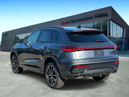 Daytona Gray 2026 Audi Q5 Premium Plus TFSI quattro S tronic