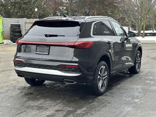 2025 Audi Q5 Premium TFSI quattro S tronic