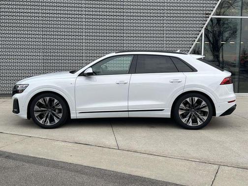 Glacier White Metallic 2026 Audi Q8 55 Premium Plus