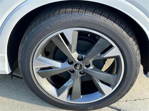 2024 Audi Q4 e-tron Premium