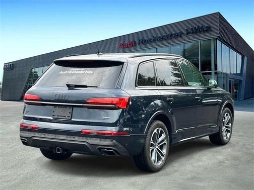 2025 Audi Q7 45 Premium Plus