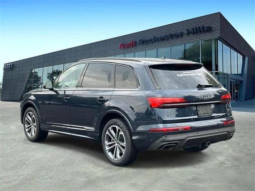 2025 Audi Q7 45 Premium Plus