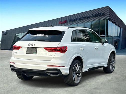 2025 Audi Q3 Premium 45 TFSI S line quattro Tiptronic