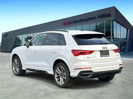 2025 Audi Q3 Premium 45 TFSI S line quattro Tiptronic
