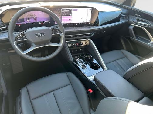 Tambora Gray Metallic 2026 Audi Q5 2.0T Premium Plus