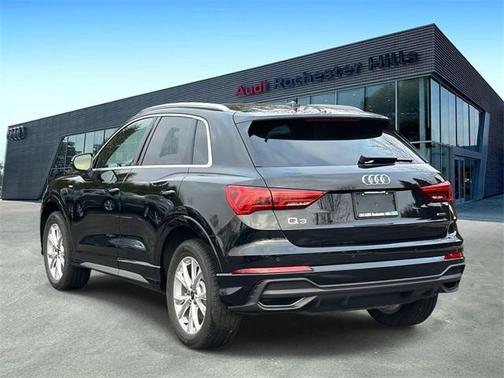 2025 Audi Q3 Premium 45 TFSI S line quattro Tiptronic