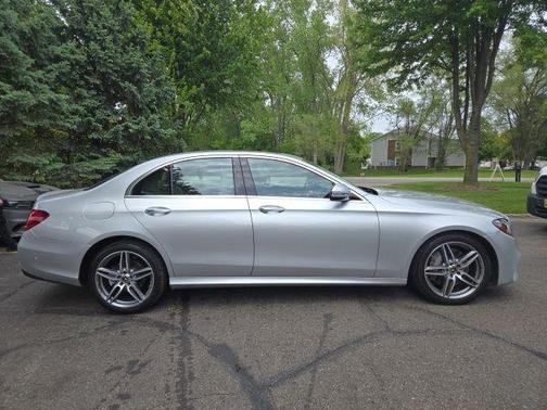 Iridium Silver Metallic 2017 Mercedes-Benz E-Class 4MATIC