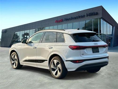 2025 Audi Q6 e-tron Premium Plus quattro
