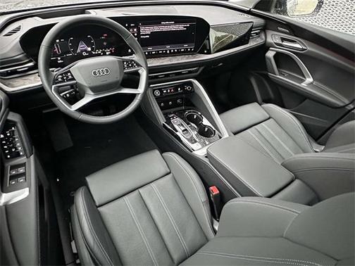 2025 Audi Q5 Premium Plus TFSI quattro S tronic