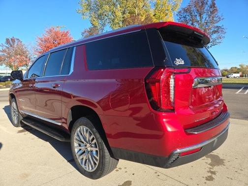 2023 GMC Yukon XL SLT