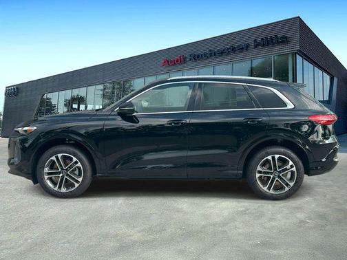 Mythos Black Metallic 2026 Audi Q5 Premium TFSI quattro S tronic