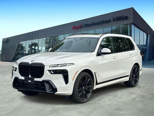 Alpine White 2024 BMW X7 xDrive40i