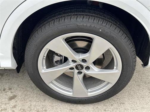 2025 Audi Q5 Premium Plus TFSI quattro S tronic