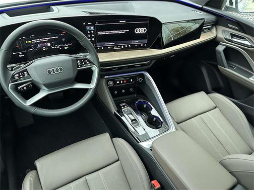 2025 Audi Q5 Premium Plus TFSI quattro S tronic