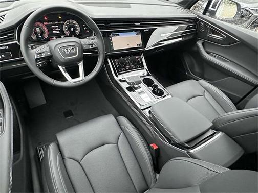 2025 Audi Q7 55 Prestige