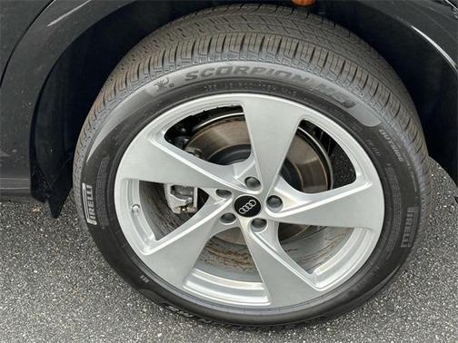 2025 Audi Q5 Premium Plus