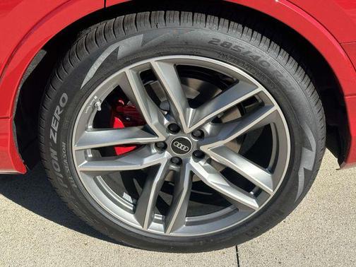 Chili Red 2026 Audi Q7 55 Prestige