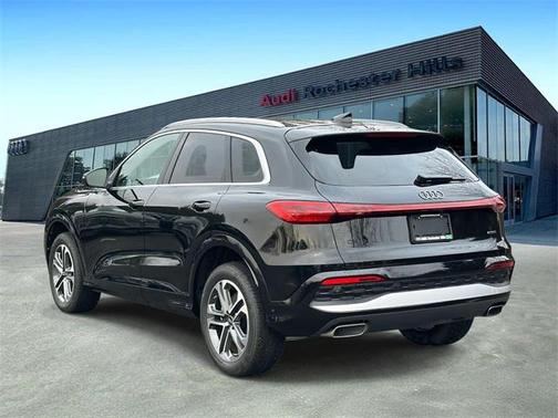 2025 Audi Q5 Premium TFSI quattro S tronic