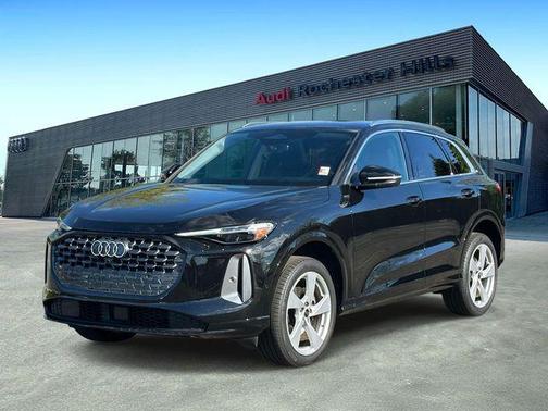 Mythos Black Metallic 2025 Audi Q5 Premium Plus TFSI quattro S tronic