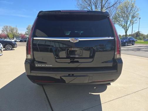 2019 Cadillac Escalade Luxury