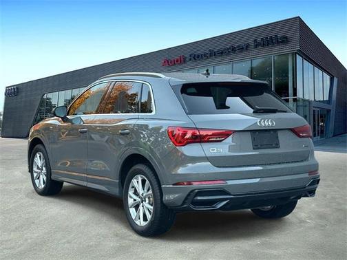 2022 Audi Q3 45 S line Premium
