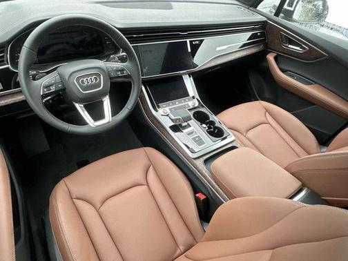 Glacier White Metallic 2026 Audi Q7 45 Premium Plus