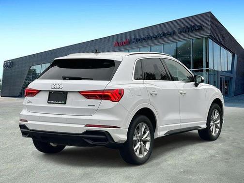 2025 Audi Q3 Premium 45 TFSI S line quattro Tiptronic