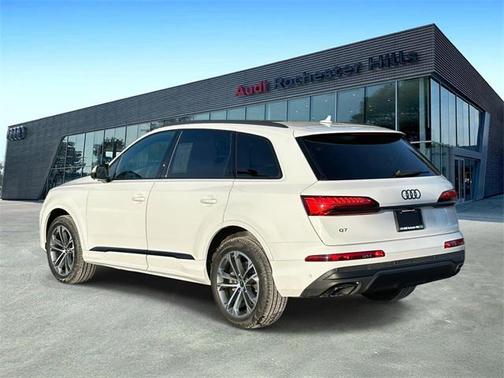 2025 Audi Q7 45 Premium Plus