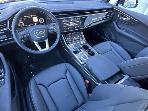 2026 Audi Q7 45 Premium