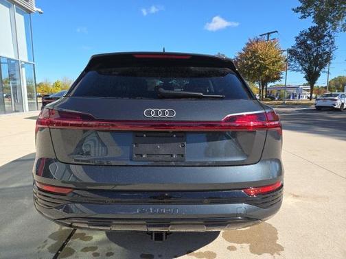 2024 Audi Q8 e-tron Premium Plus
