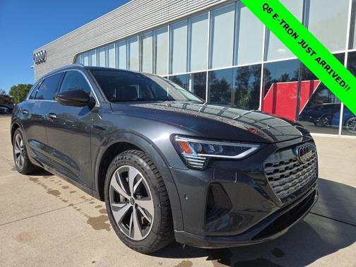 2024 Audi Q8 e-tron Premium Plus