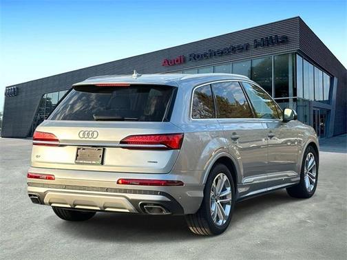2025 Audi Q7 55 Premium Plus
